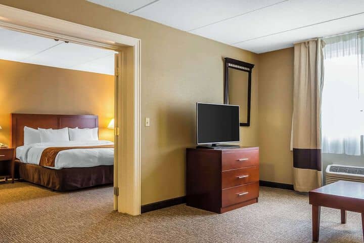 Room 9 of 47