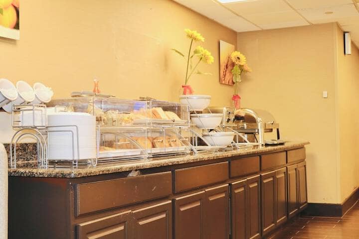 Breakfast/Coffee Service 37 of 47