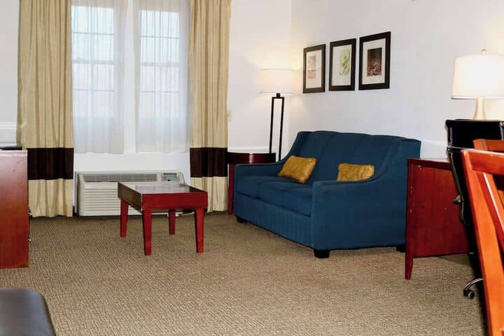 Room 22 of 47